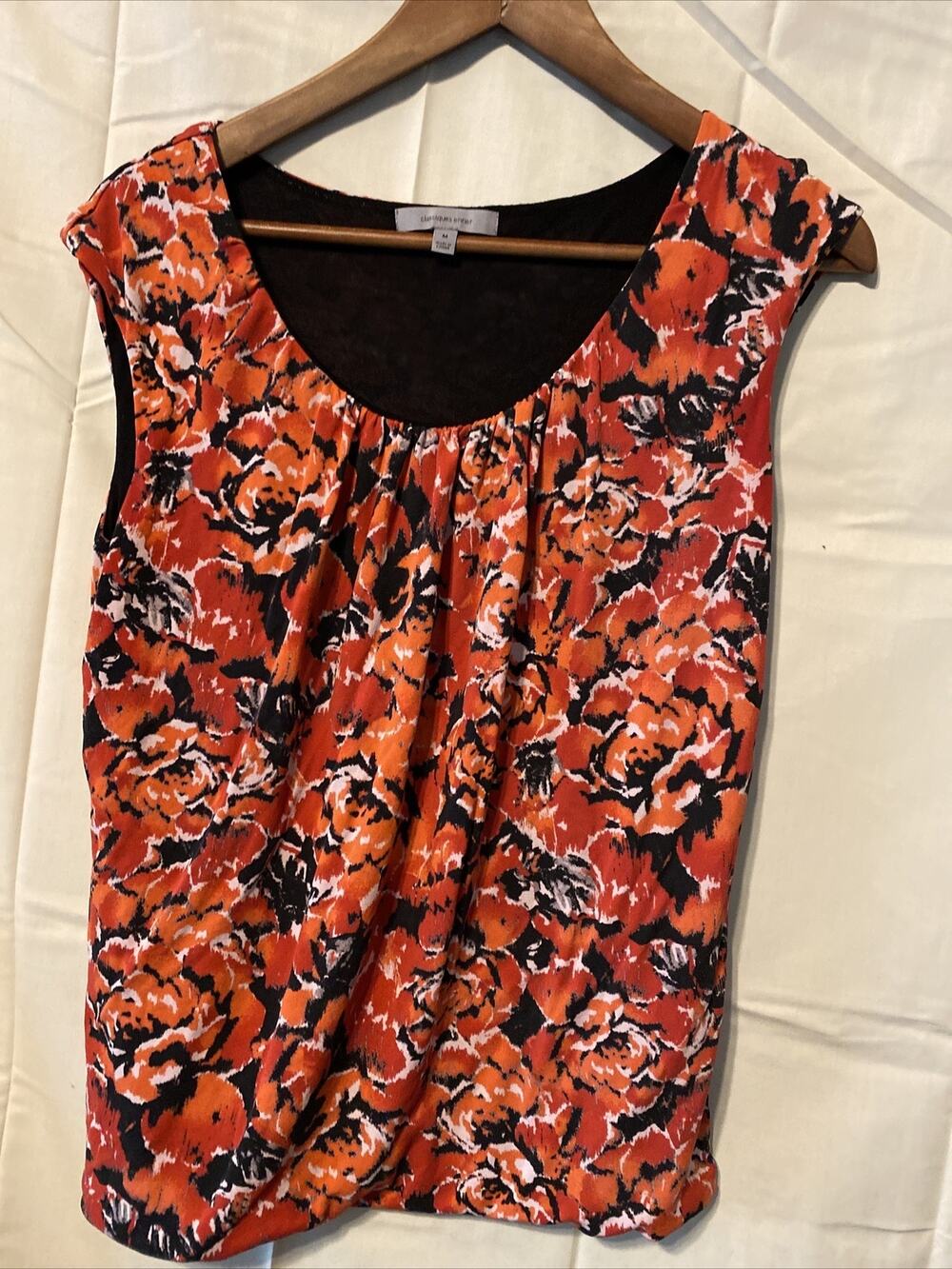 Classiques Entier Medium Red Floral Sleeveless Blouse Career